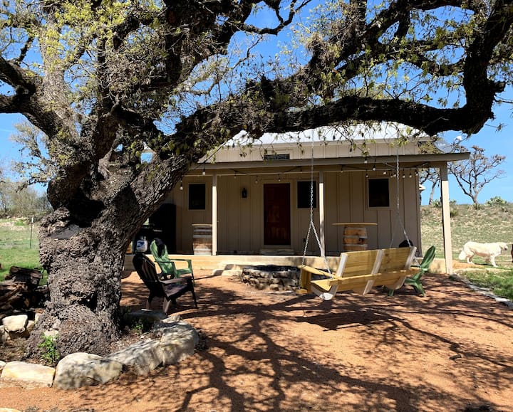 Private Cabin on Horse Farm in the Hill Country - Kerrville