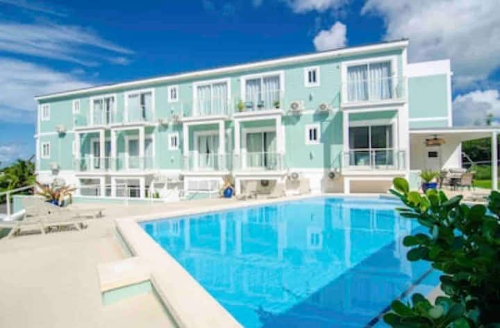 Ocean Crest Villa - Coastal Modern Charm Awaits! - Nassau