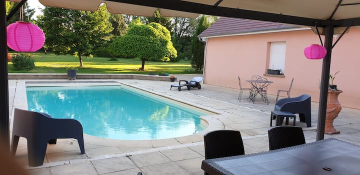 Chambre dans villa avec piscine - Saint-Amand-Montrond