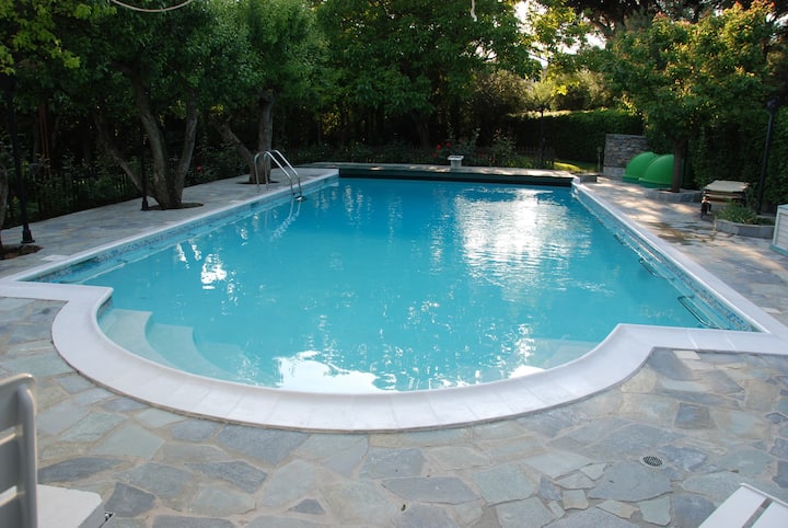 Bungalow with swimming pool - Athens