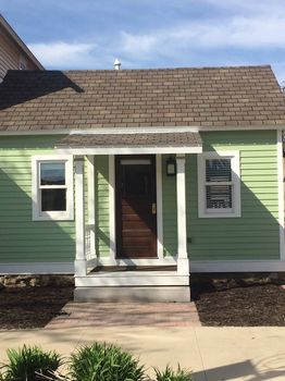 Cedar Rapids Villas and Beach house Best Price on cozycozy