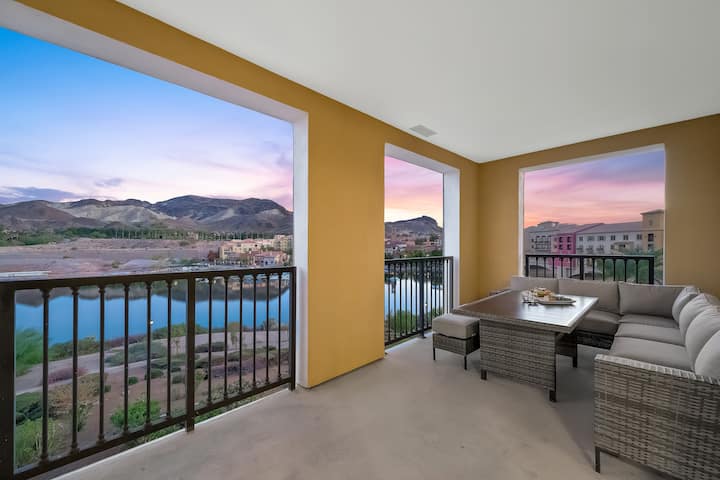A masterpiece of Design, Luxury and Elegance!  Panoramic views of Lake Las Vegas - Lake Las Vegas