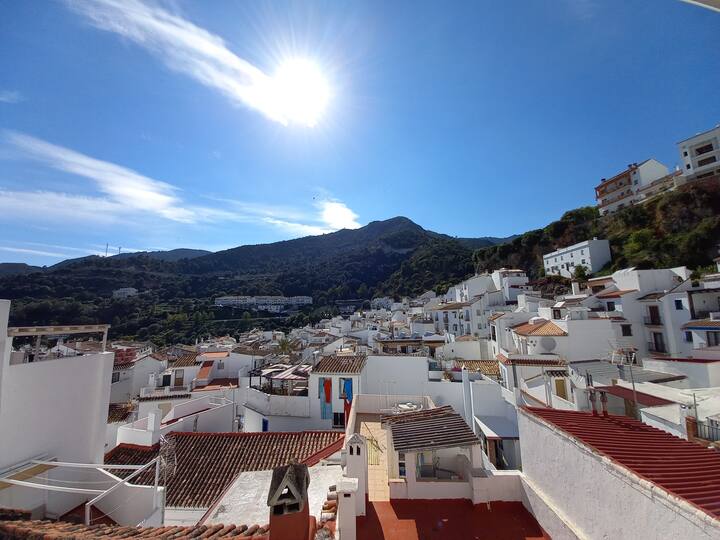 Traditional House With  Great Views In Ojen - Marbella