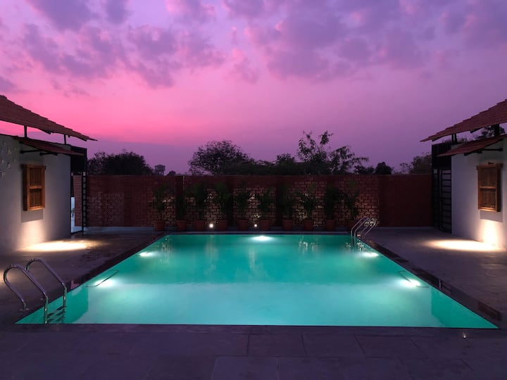 Serene By Palladium: Luxurious Villa With Pool! - Hyderabad
