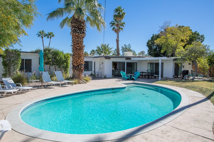 Beautiful 4br Mid Century With Mountain View! - Palm Springs, CA