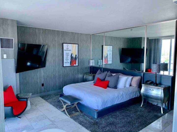 Ultra-luxury High-rise Suite - Las Vegas, NV