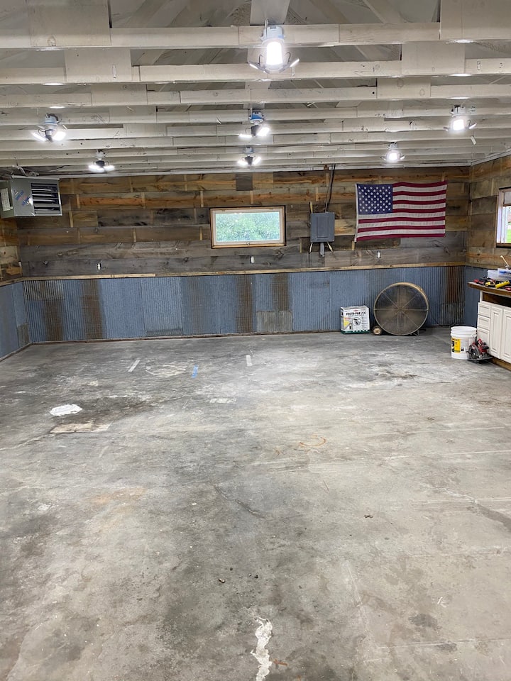 Double wide cabin & garage hangout! - Gettysburg, SD