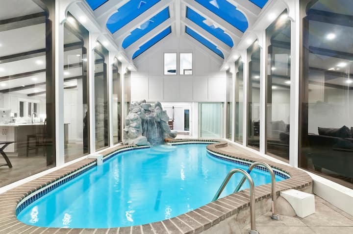 Modern Luxury Estate W Indoor Pool Hot Tub - New York (state)