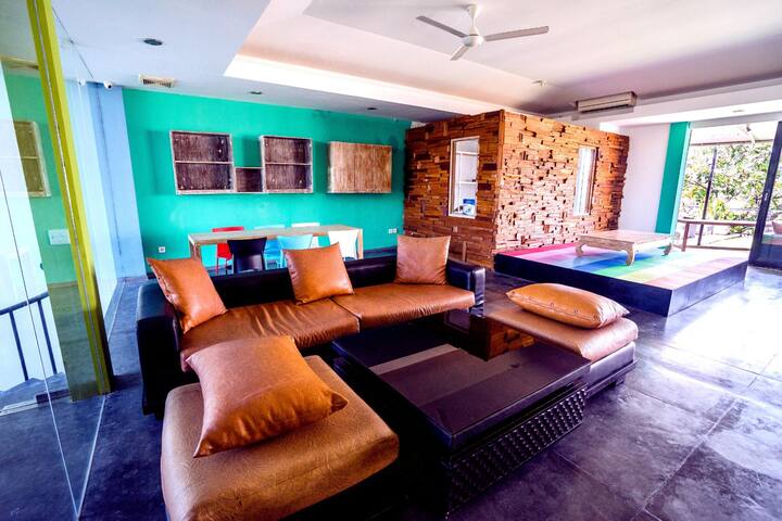 Cozy Hostel and Large Working Space - Denpasar