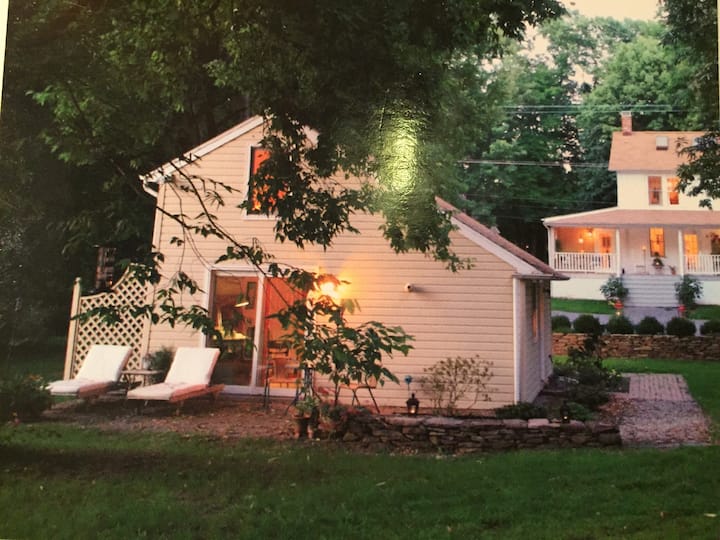 Charming 1850 cottage near town - New Hope, PA
