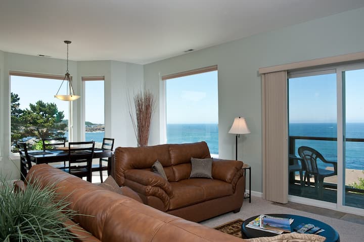 Ocean View Condo - HDTV, Fireplace, Wifi and More! - Depoe Bay