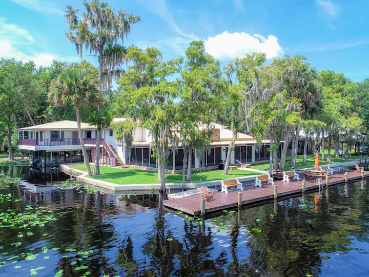 Riverbend Lodge
Bring Your Boat, Fish Off Dock - Florida