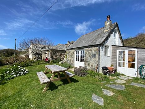 Mawgan Porth Villas and Beach house Best Price on cozycozy