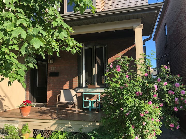 Fantastic 3 Bdr Home With Great Yard! Excellent! - Toronto