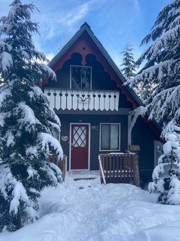 Snoqualmie Pass Cabins Best prices on Cozycozy