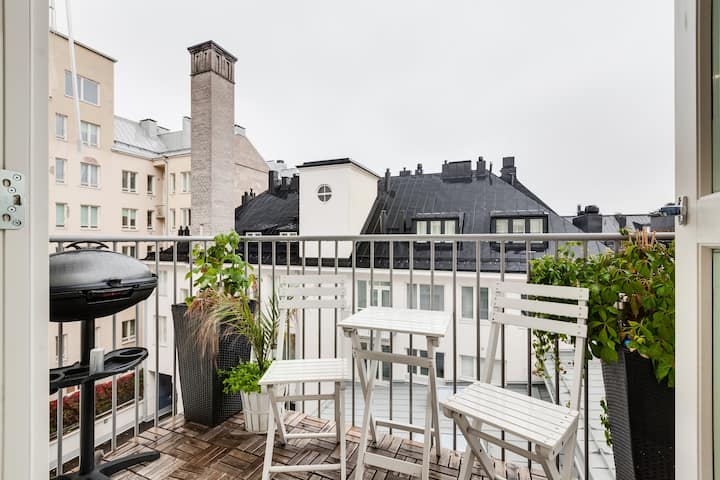 Modern city apartment with a balcony - Helsinki