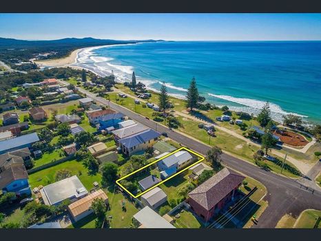 Brooms Head Holiday Rentals & Airbnb COZYCOZY