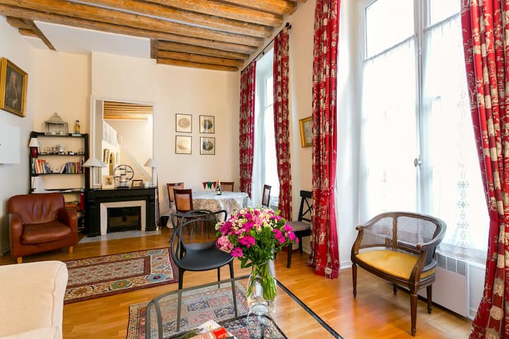 Increíble Apartamento Con Altillo Y Un Montón De Encanto Por El Jardín Del Louvre Y Las Tullerías! - París