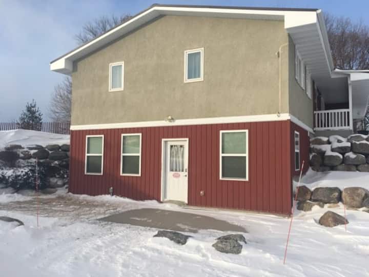 Private basement apt. in country (lower duplex) - Arlington, MN