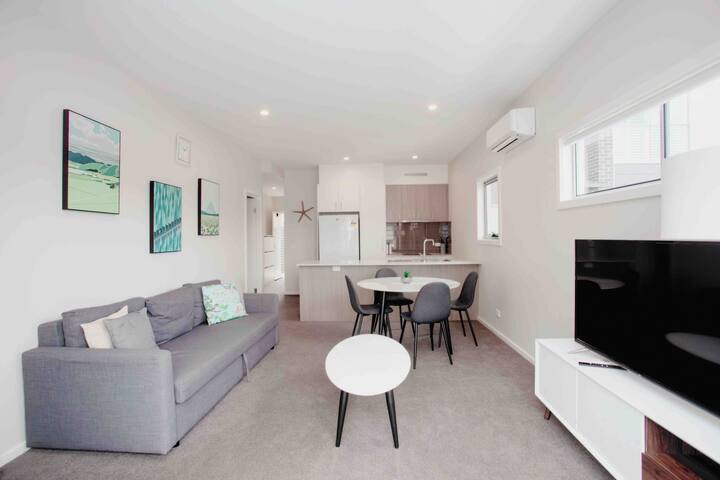 Cheerful 3 Br Townhouse@franklin Close To Woolies - Canberra