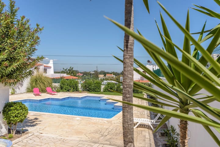 Lovely Apartment, Ac, Wifi, Garage And Pools, Facing South, Good Location - Albufeira