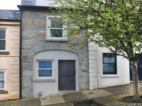 Mayo Holiday Apartment rentals cozycozy