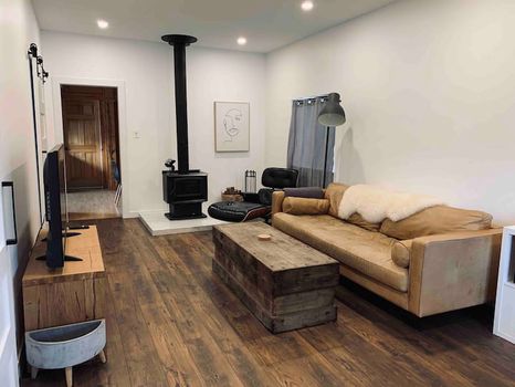 Courtenay Apartments and Condos For Rent cozycozy