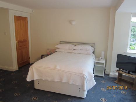 Epsom Vacation Rentals and Airbnb cozycozy