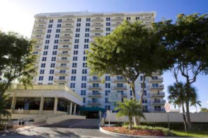 Fort Lauderdale Beach Resort 1br~sleeps 6 - Fort Lauderdale