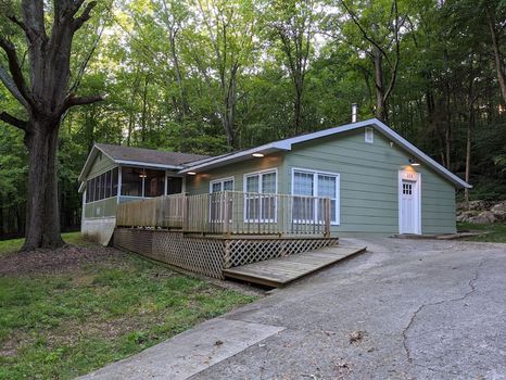 839 Huntsville, AL Short Term and Weekly Rentals cozycozy