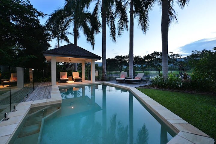 This Can Be Your Sanctuary If You Would Love Close To Beach And All Ameneties - Port Douglas