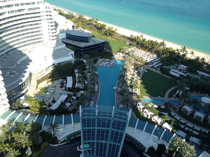 Oceanview Fontainebleau 2br Apt - Miami Beach