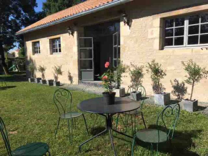 Cheerful Cottage Bordering A 104 Hectares Lake - Fontenay-le-Comte