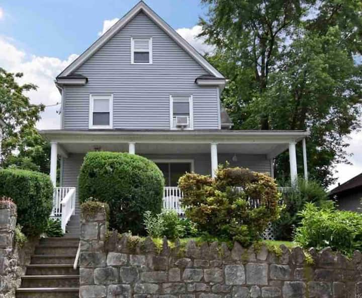 HillSide Cottage Perfect location!   35mins to NYC - Yonkers