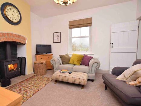 Church Stretton Cottages at the Best Price COZYCOZY
