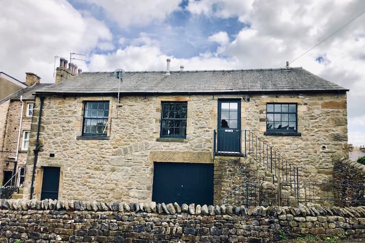 The Hayloft, a stylish and cosy barn conversion - Settle