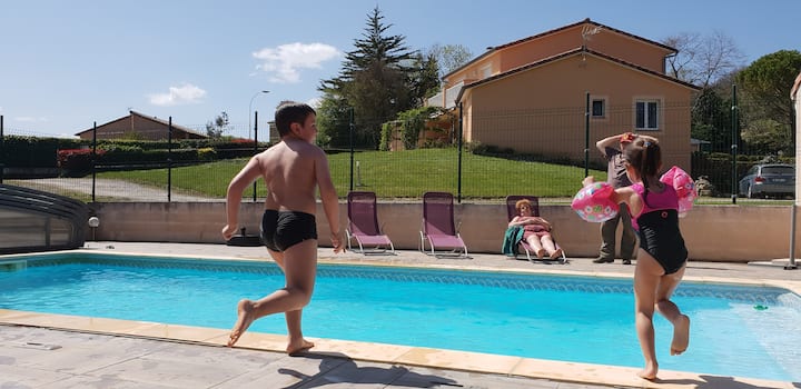 Grande maison 3* avec piscine au pied des Pyrénées - Lavelanet