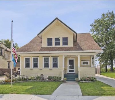 MacKenzie Center, airbnb, hotels and vacation rentals