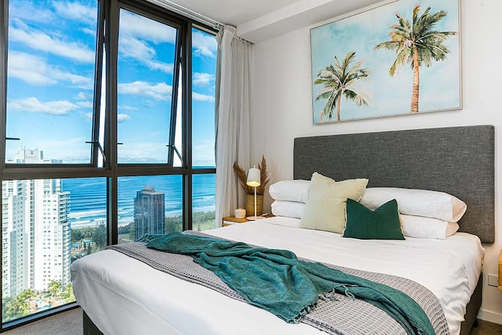 Modern broadbeach apartment with amazing views - Gold Coast