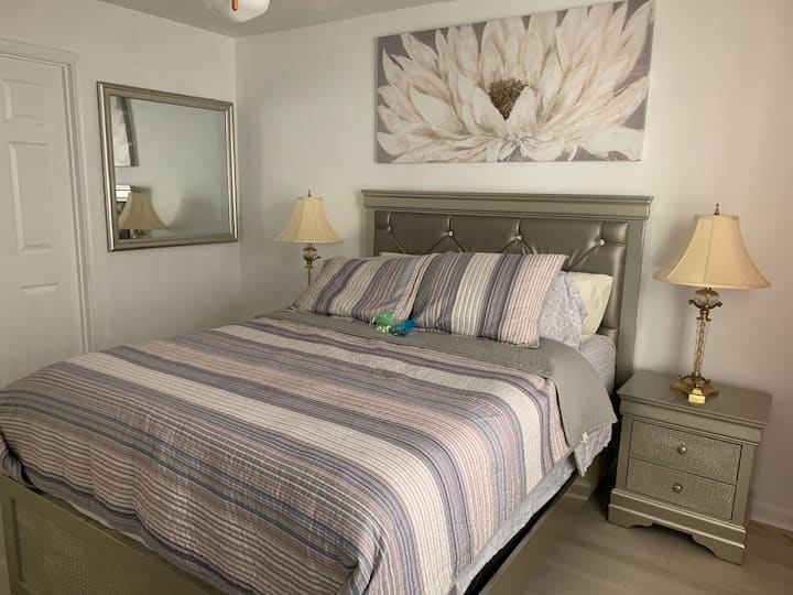 Luxury One Bedroom - Clearwater, FL
