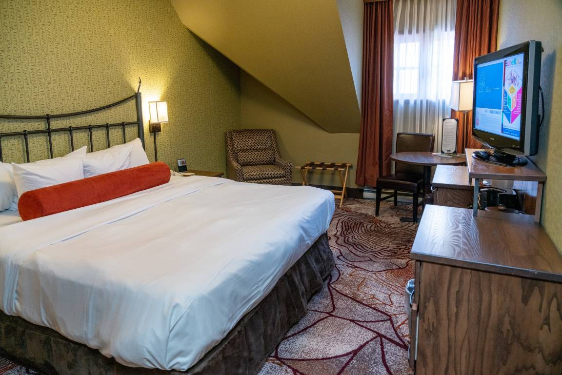Hotel ∙ Standard King Room - Banff