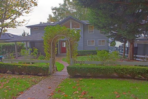 Bainbridge Island, WA unusual places to stay cozycozy