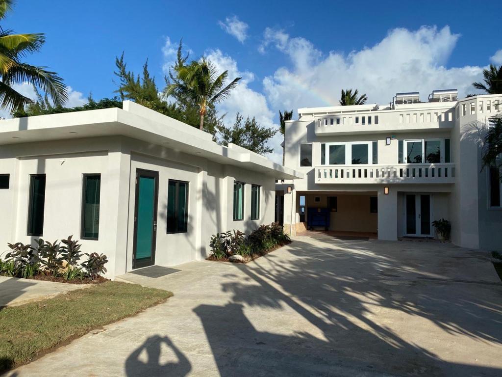 Newly Renovated 8 Bedroom Ocean Front Villa With Pool - Puerto Rico