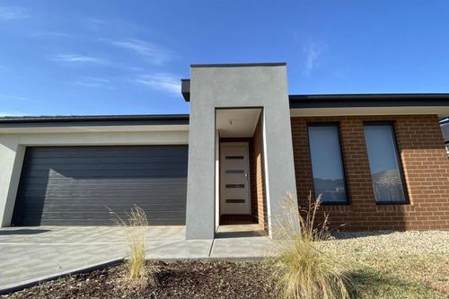 Melton Lodges at the Best Price cozycozy