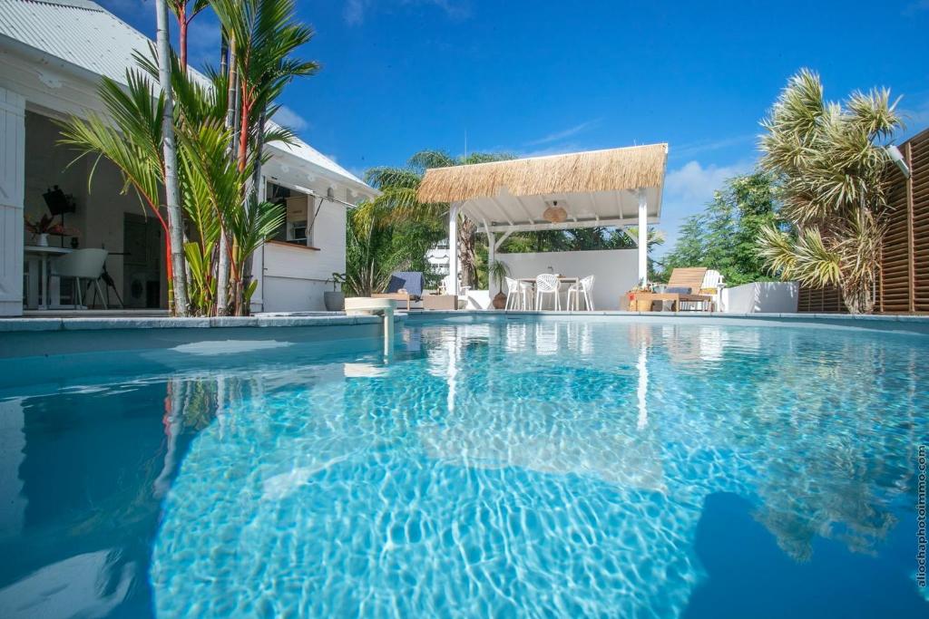 Villa De 3 Chambres A Le Robert A 100 M De La Plage Avec Vue Sur La Mer Piscine Privee Et Jardin Amenage - Martinique