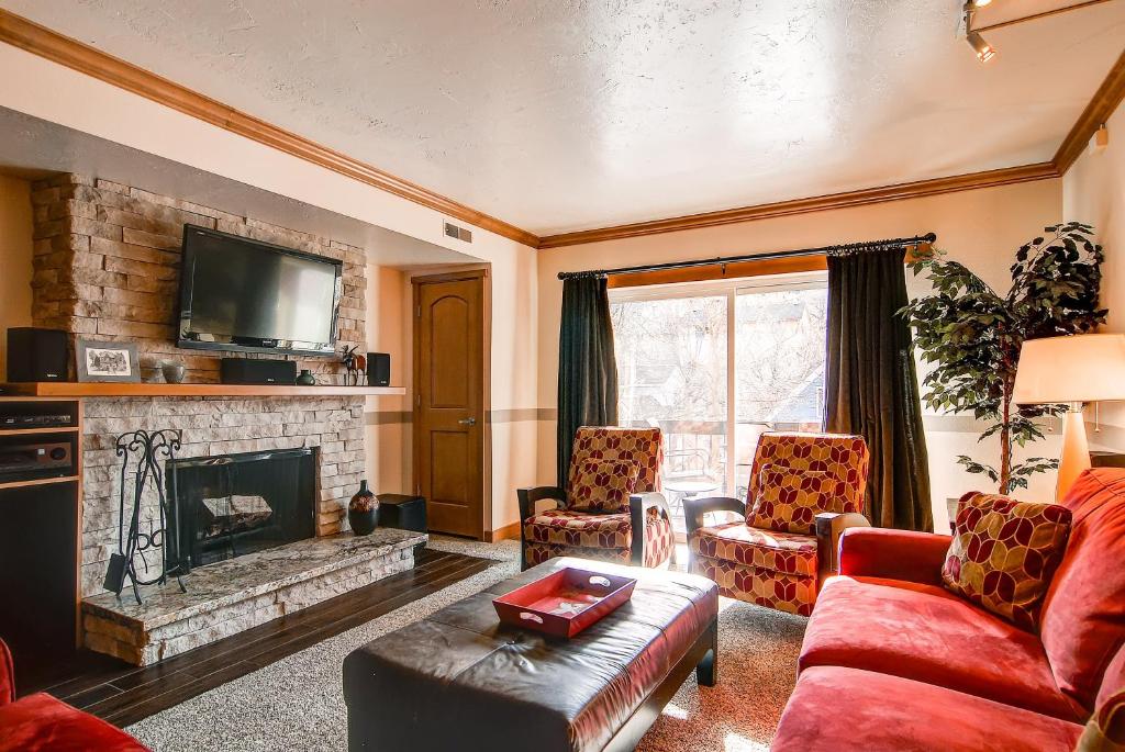 Condo With Heated Pool &Amp; Hot Tub, Steps From Park City Mountain's Town Lift - Park City, UT