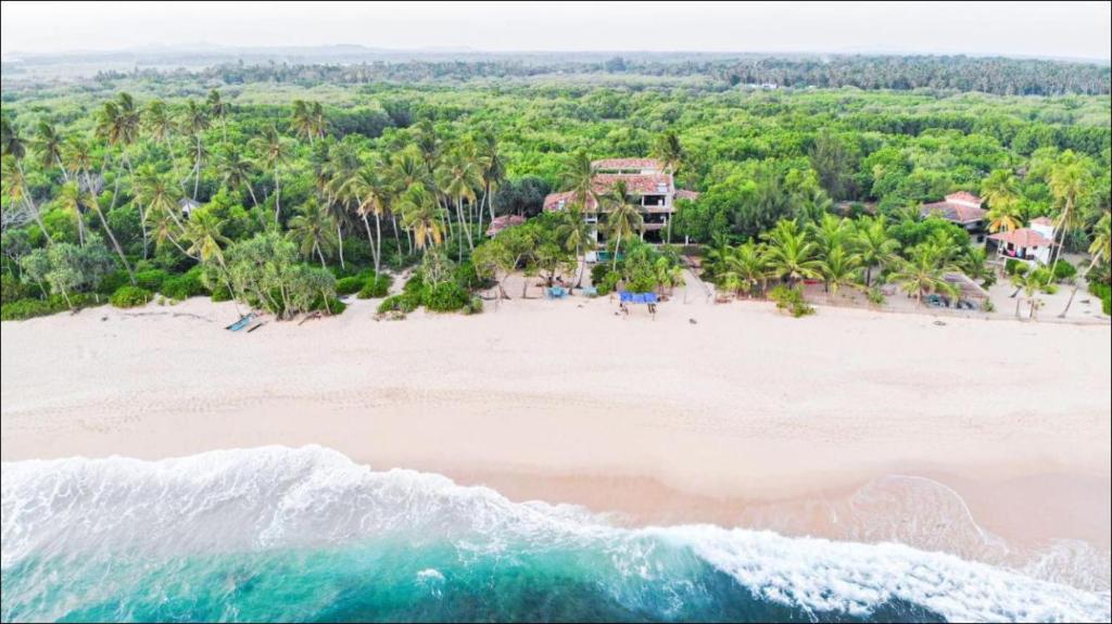 Serein Beach Hotel - Sri Lanka