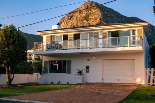 Hermanus Holiday Apartments and Self Catering cozycozy
