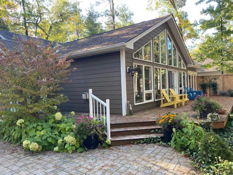 Grand Bend Villas and Beach house Best Price on cozycozy