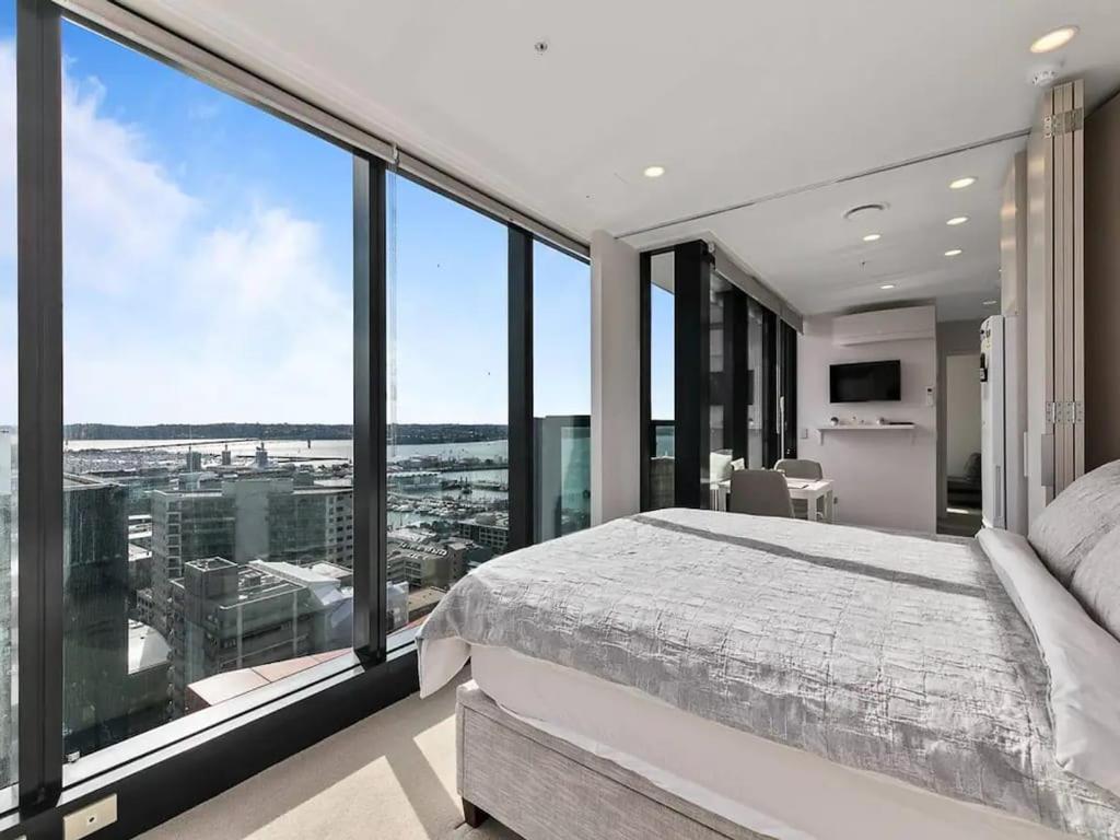 Sun Kissed Apartment with Panoramic Views - Auckland